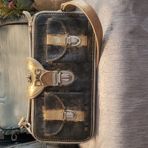 Dolce & Gabbana vintage purse. - Picture 2 of 10